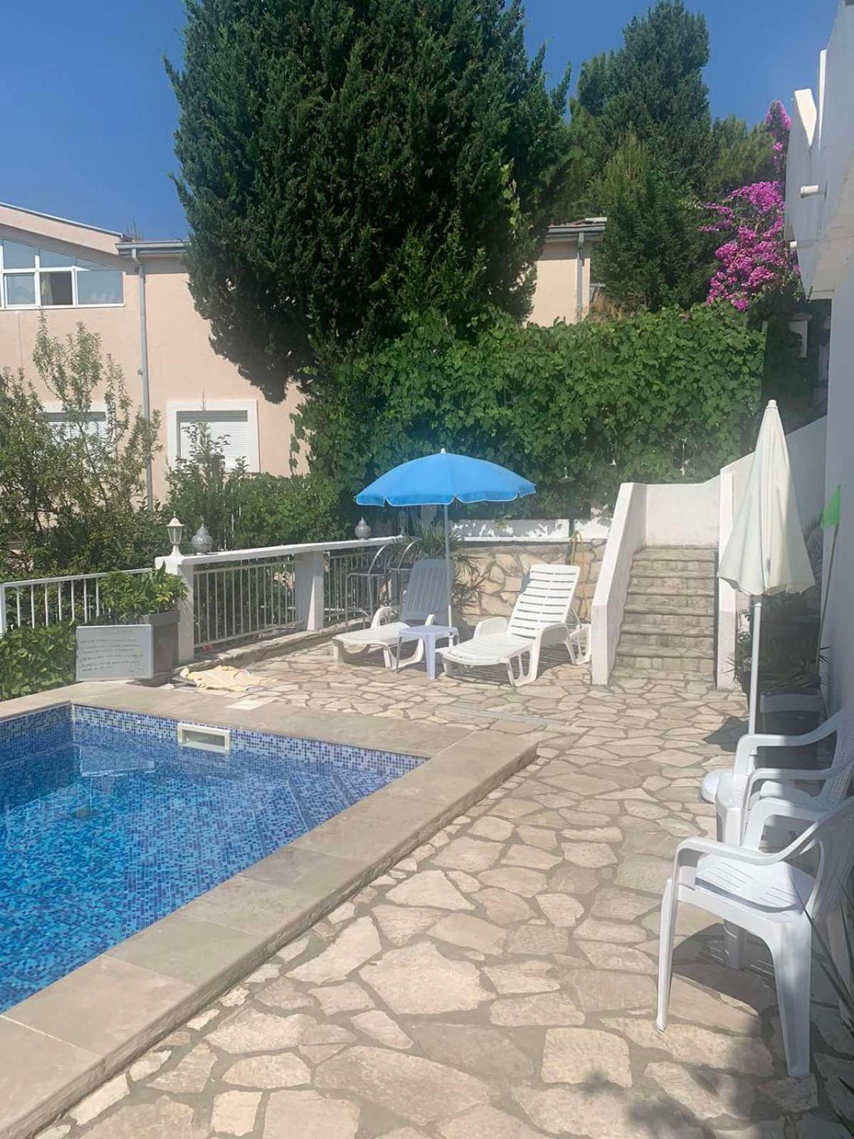 באר Brankas Apartments מראה חיצוני תמונה