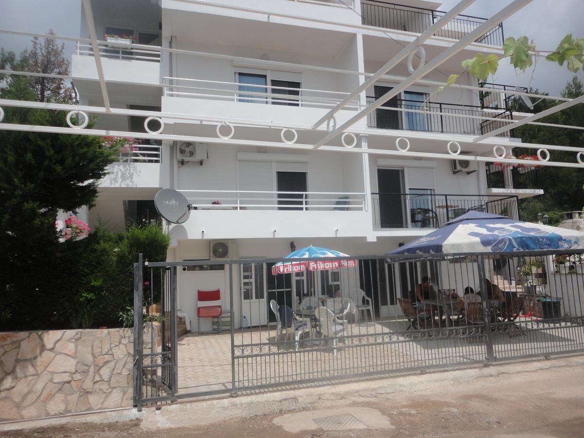 באר Brankas Apartments מראה חיצוני תמונה