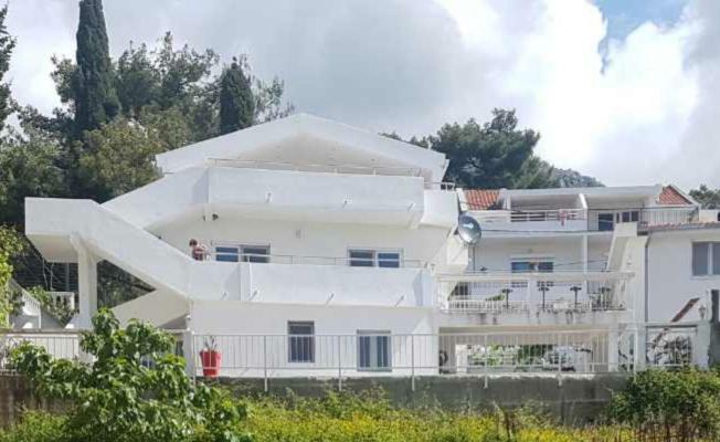 באר Brankas Apartments מראה חיצוני תמונה